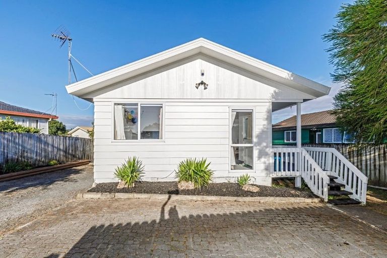 Photo of property in 12 Childers Road, Ranui, Auckland, 0612