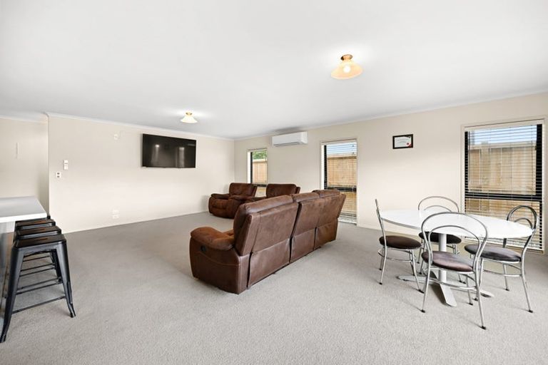Photo of property in 2/6 Garrick Place, Beerescourt, Hamilton, 3200