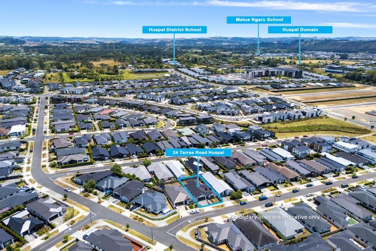 Photo of property in 24 Tarras Road, Kumeu, 0810