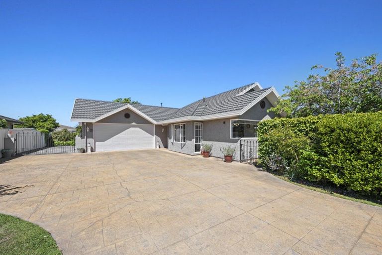 Photo of property in 15 Pukekura Place, Taradale, Napier, 4112