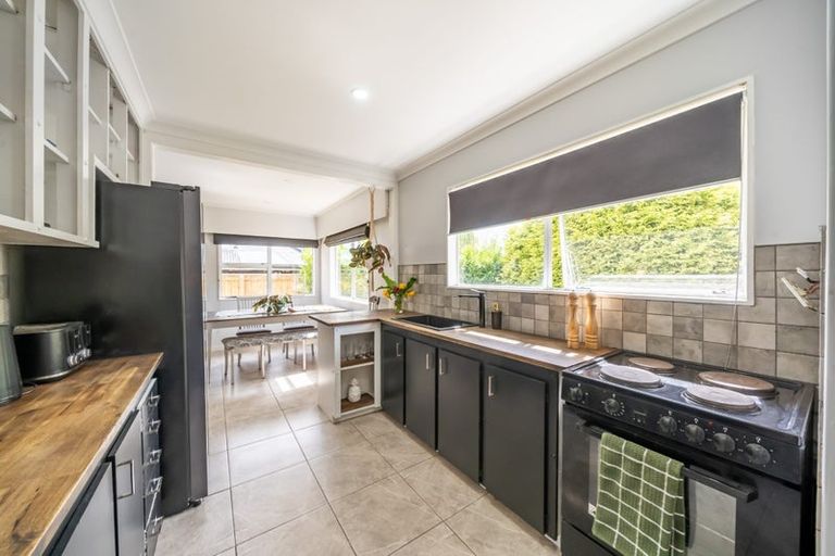 Photo of property in 6 Brightwater Crescent, Totara Park, Upper Hutt, 5018