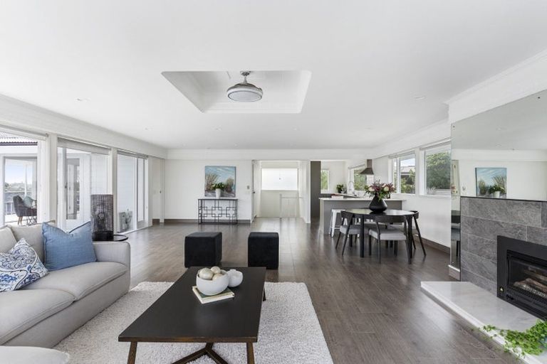 Photo of property in 81a Stanley Point Road, Stanley Point, Auckland, 0624