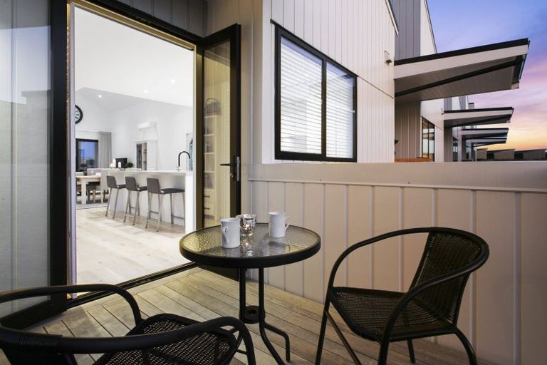 Photo of property in 30 Catalina Bay Drive, Hobsonville, Auckland, 0616