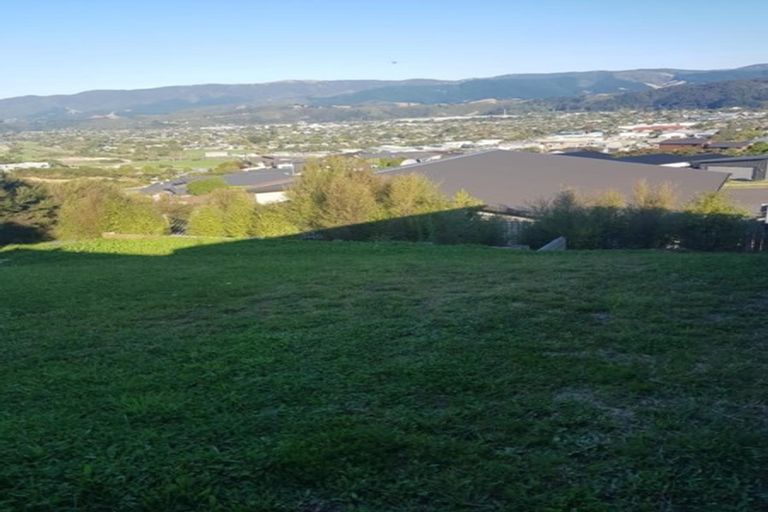 Photo of property in 28 Cosgrove Rise, Riverstone Terraces, Upper Hutt, 5018