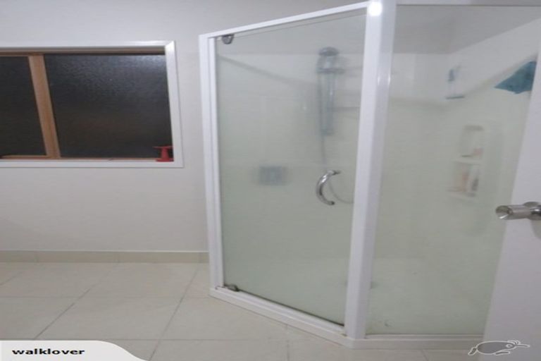 Photo of property in 93 Chelsea View Drive, Chatswood, Auckland, 0626