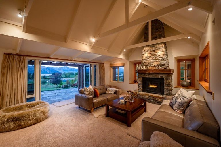 Photo of property in 56 Oak Lane, Wanaka, 9305