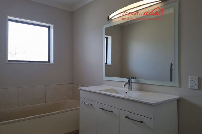 Photo of property in 5 Park Lane, Waitara, 4320