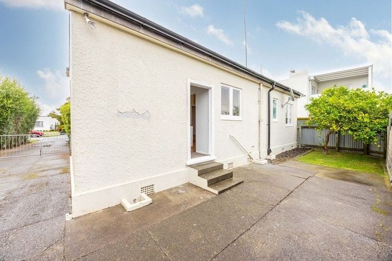 Photo of property in 13 Logan Avenue, Marewa, Napier, 4110