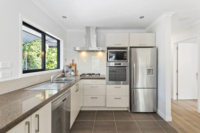 Photo of property in 33 Mural Place, Greenhithe, Auckland, 0632