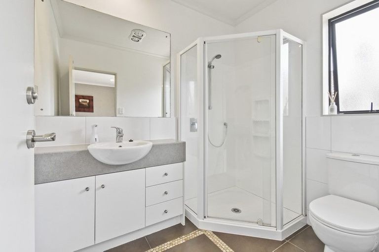 Photo of property in 25 Girvan Terrace, Wattle Downs, Auckland, 2103