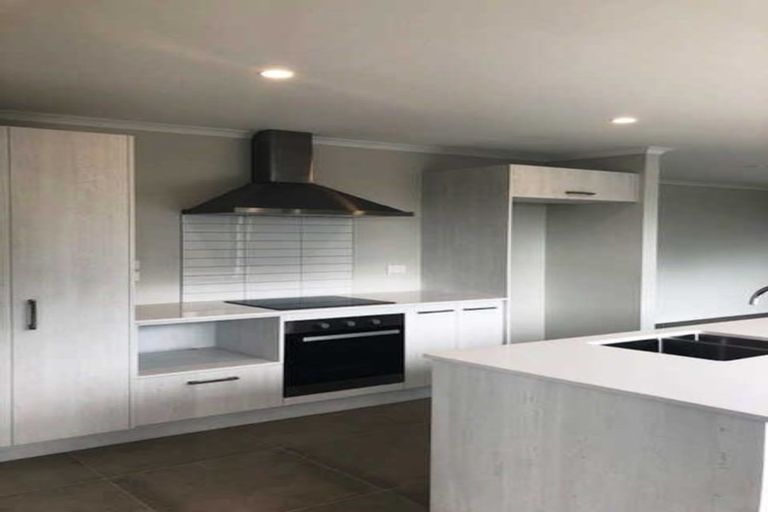 Photo of property in 28 Traverse Lane, Omokoroa, 3114