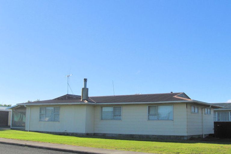 Photo of property in 2 Robert Mckeen Street, Otaki Beach, Otaki, 5512