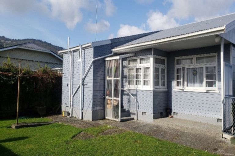 Photo of property in 34 Palmerston Street, Greymouth, 7805
