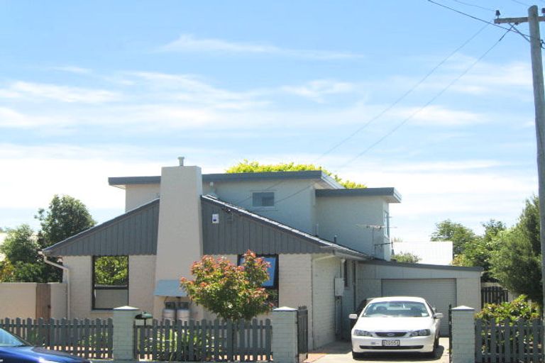 Photo of property in 22 Selwyn Street, Somerfield, Christchurch, 8024