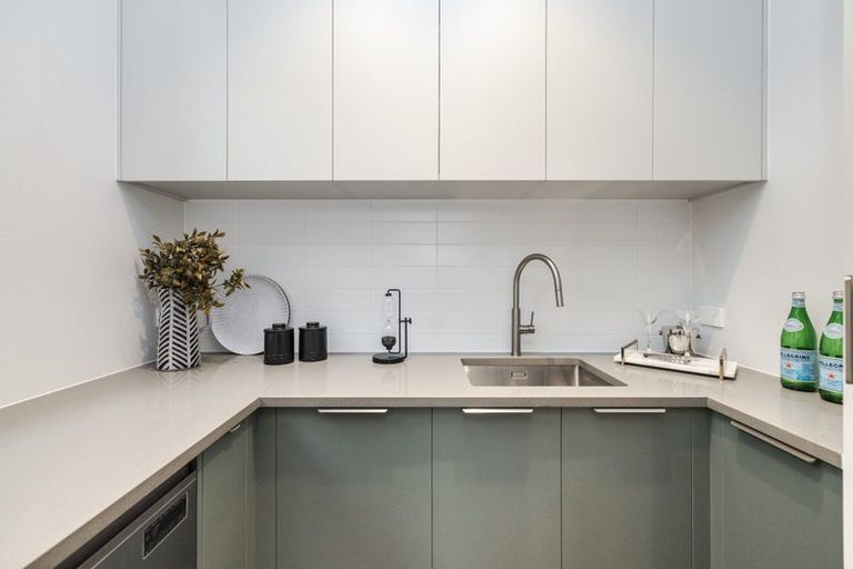 Photo of property in 10a Kotuku Street, Te Atatu Peninsula, Auckland, 0610