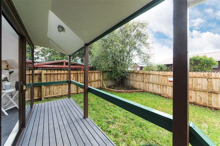 Photo of property in 6/390 West Coast Road, Glen Eden, Auckland, 0602