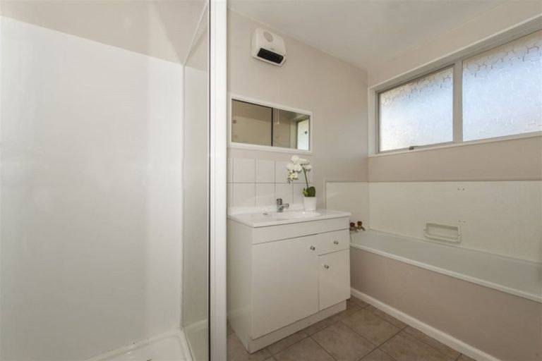 Photo of property in 2/3 Ansonby Street, Russley, Christchurch, 8042