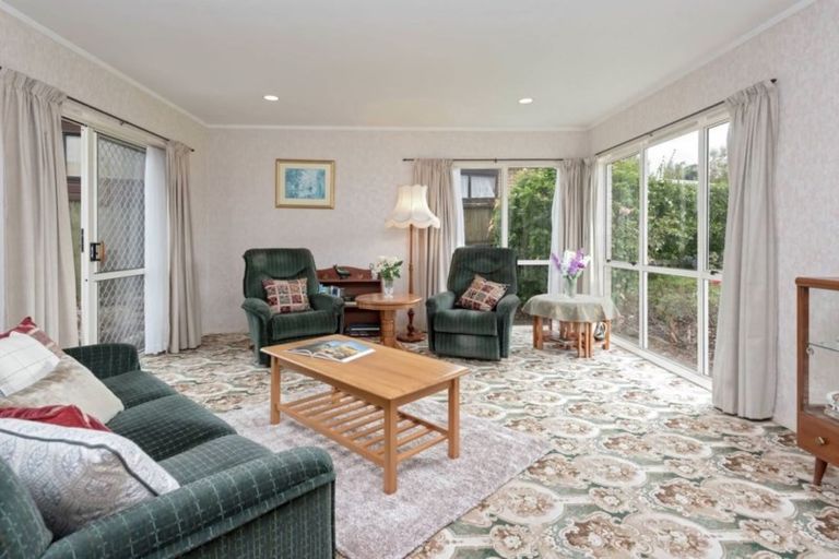 Photo of property in 2/27 Channing Crescent, Botany Downs, Auckland, 2010