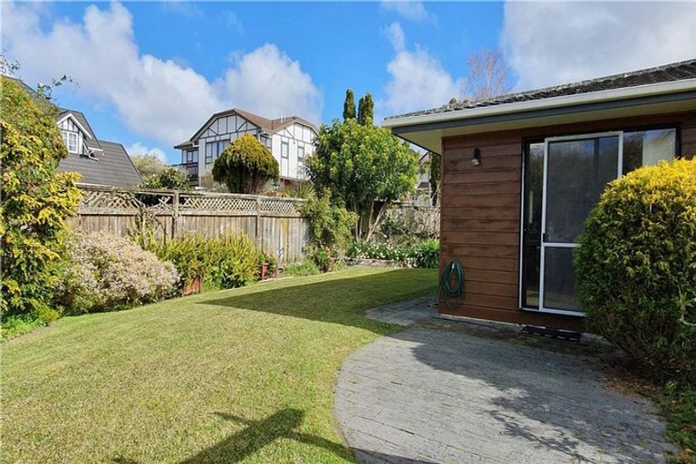 Photo of property in 12 Cherub Place, West Harbour, Auckland, 0618