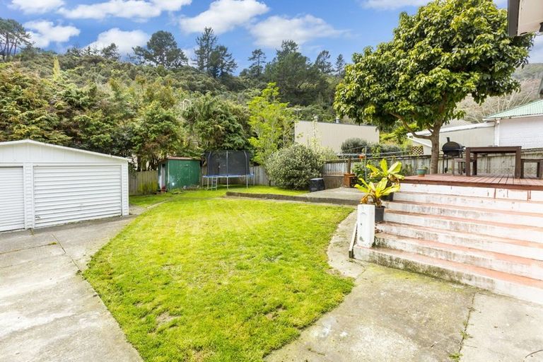 Photo of property in 73 Kamahi Street, Stokes Valley, Lower Hutt, 5019