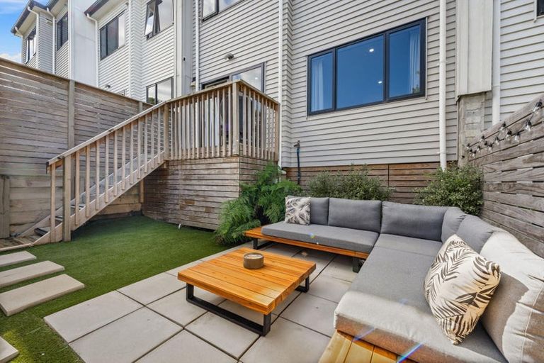 Photo of property in 21c Cherry Tree Place, Massey, Auckland, 0614