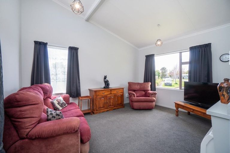Photo of property in 15 Chelmarsh Place, Highbury, Palmerston North, 4412