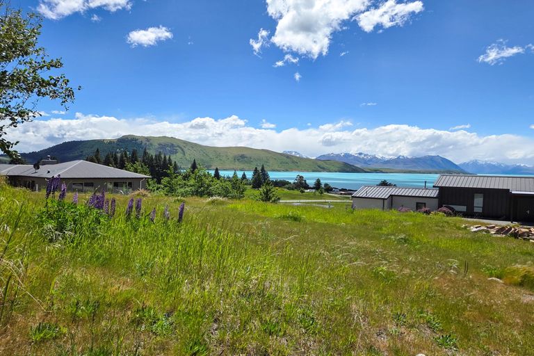 Photo of property in 16 Rankin Rise, Lake Tekapo, 7999