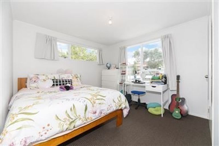 Photo of property in 48 Borich Road, Sunnyvale, Auckland, 0612