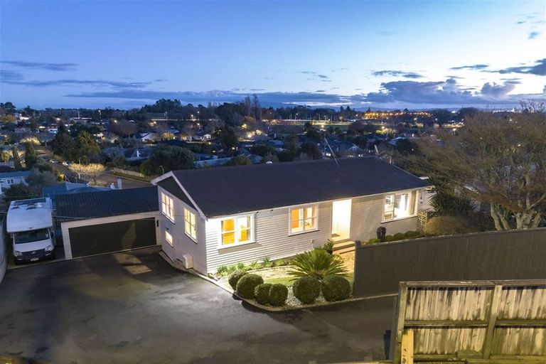 Photo of property in 84 Cambridge Road, Hillcrest, Hamilton, 3216