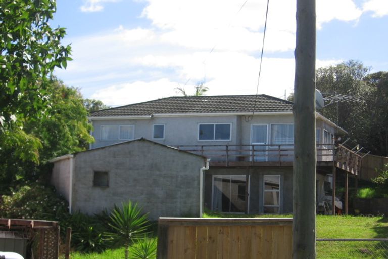 Photo of property in 2/48 Seaton Road, Murrays Bay, Auckland, 0630