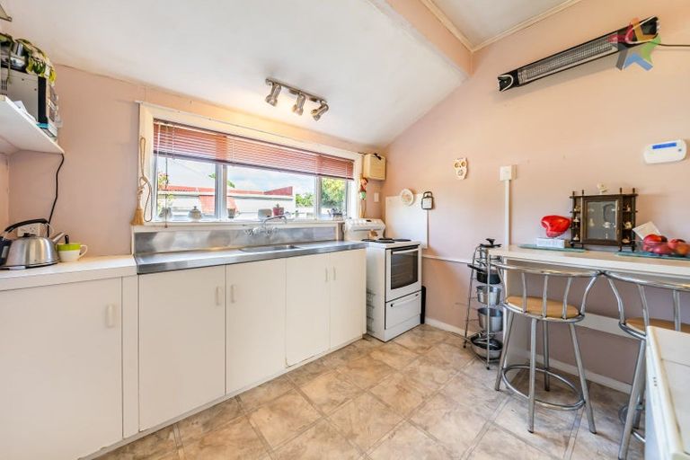 Photo of property in 135 Oxford Terrace, Epuni, Lower Hutt, 5011