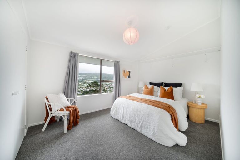 Photo of property in 2 Anzia Way, Johnsonville, Wellington, 6037