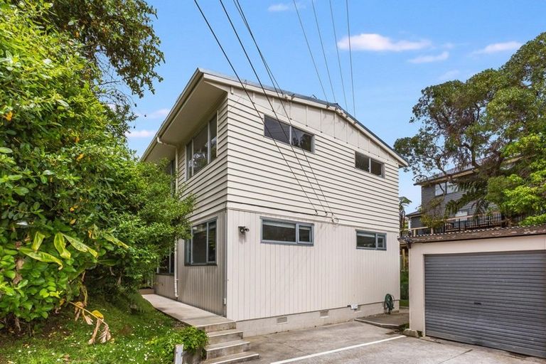 Photo of property in 1/56 Collins Avenue, Tawa, Wellington, 5028