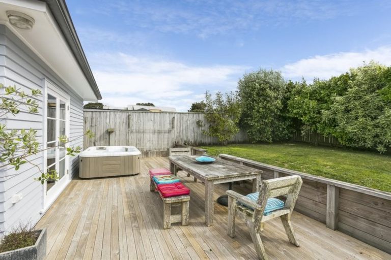 Photo of property in 30 Dr Taylor Terrace, Johnsonville, Wellington, 6037