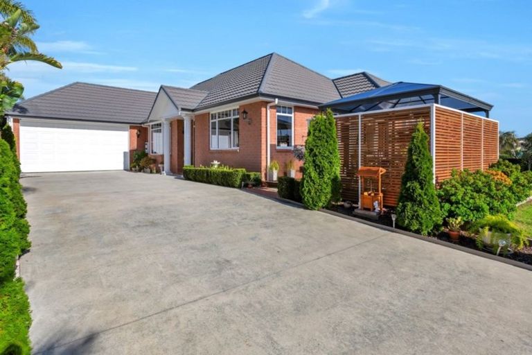 Photo of property in 2 O'farrell Drive, One Tree Point, 0118