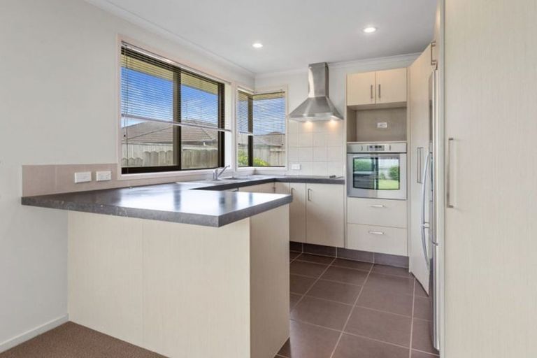 Photo of property in 80 Carrington Drive, Papamoa Beach, Papamoa, 3118
