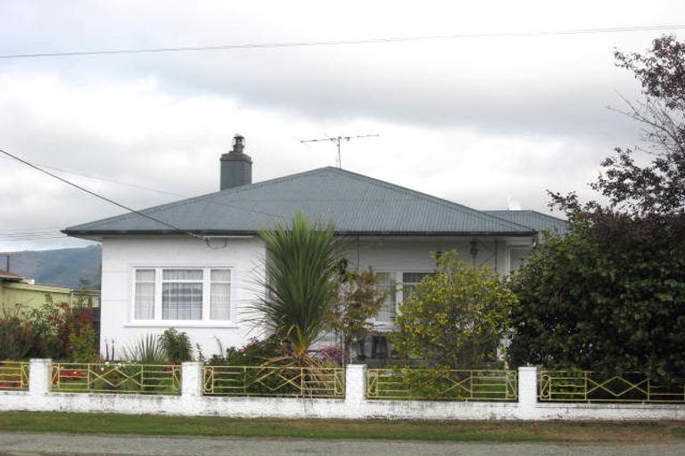 Photo of property in 13 Exeter Street, Waimate, 7924