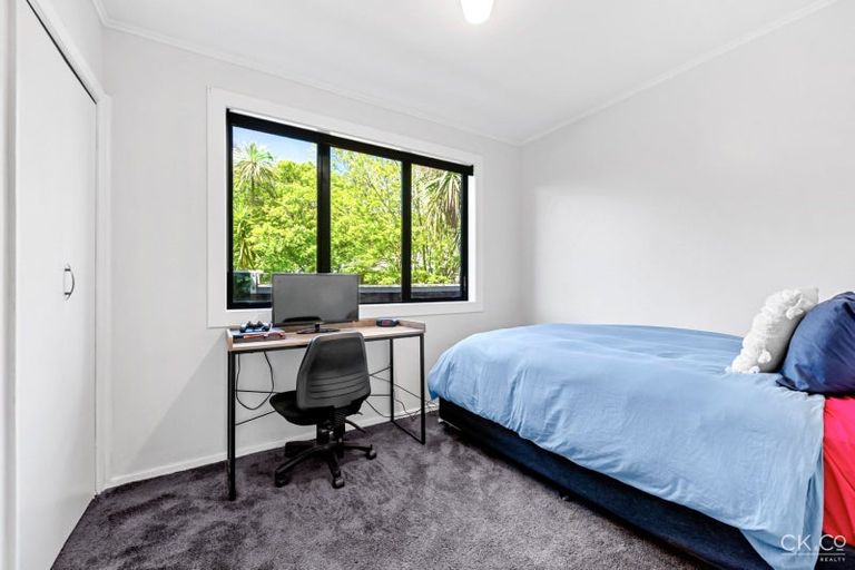 Photo of property in 76 Horoeka Street, Stokes Valley, Lower Hutt, 5019