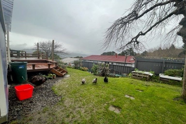 Photo of property in 14 Ardal Grove, Tirohanga, Lower Hutt, 5010