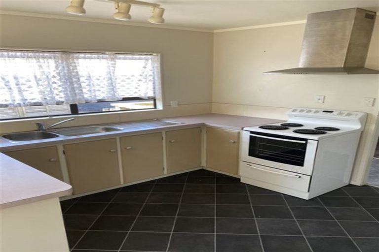 Photo of property in 12 Fairway Drive, Kerikeri, 0230