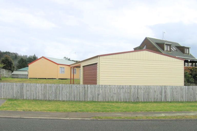 Photo of property in 131 Lorraine Place, Whangamata, 3620