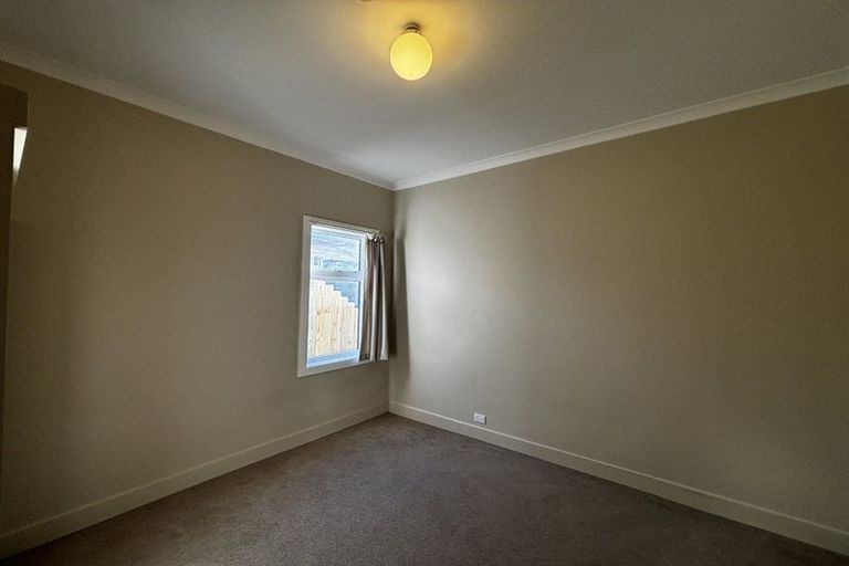 Photo of property in 32 Bonithon Avenue, Moturoa, New Plymouth, 4310