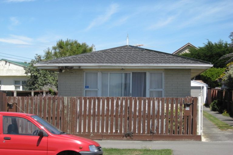 Photo of property in 2/400 Marine Parade, South New Brighton, Christchurch, 8062