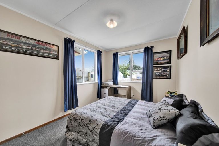 Photo of property in 19 Grenville Street, Marfell, New Plymouth, 4310