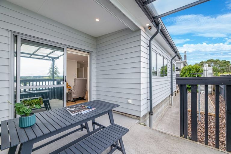 Photo of property in 16a Pine Avenue, Henderson, Auckland, 0612
