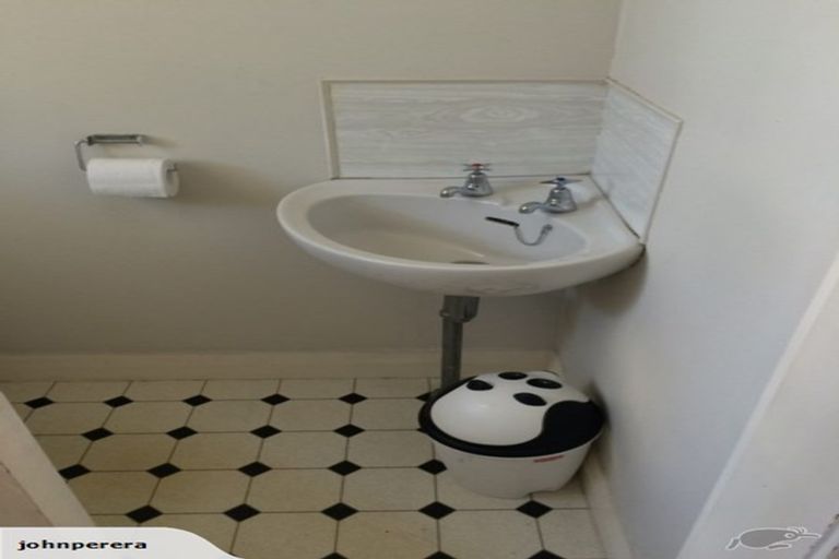 Photo of property in 1/17 Clifton Terrace, Kelburn, Wellington, 6012