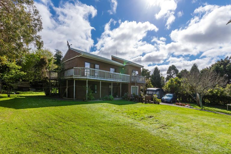 Photo of property in 41 Cornwallis Road, Cornwallis, Auckland, 0604