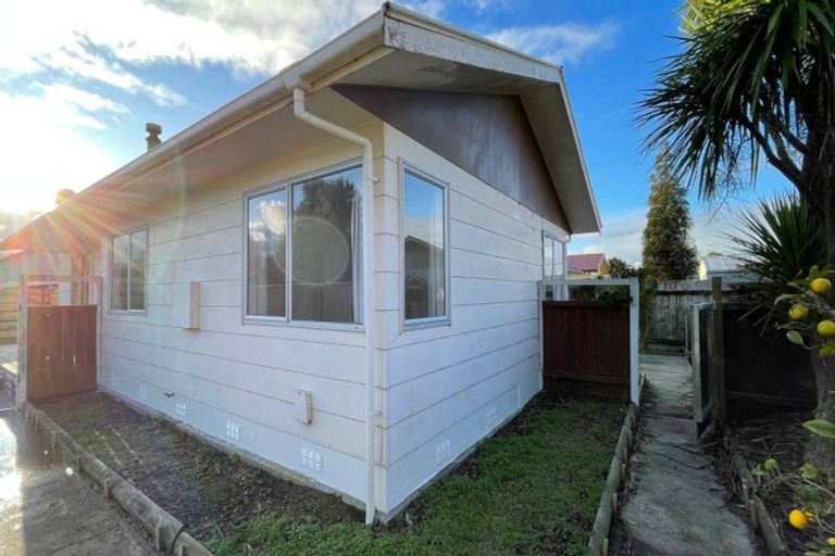 Photo of property in 8a Hilton Grove, Kelvin Grove, Palmerston North, 4414