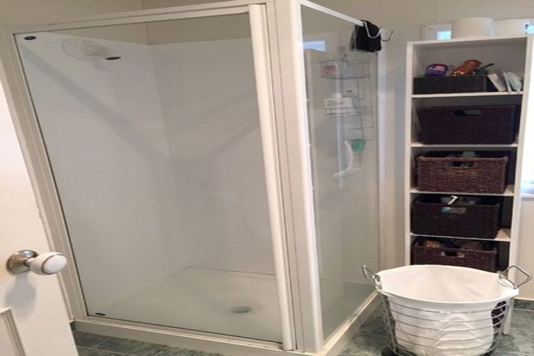 Photo of property in 74 Clarence Road, Northcote Point, Auckland, 0627