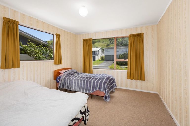 Photo of property in 71 Fyvie Avenue, Tawa, Wellington, 5028